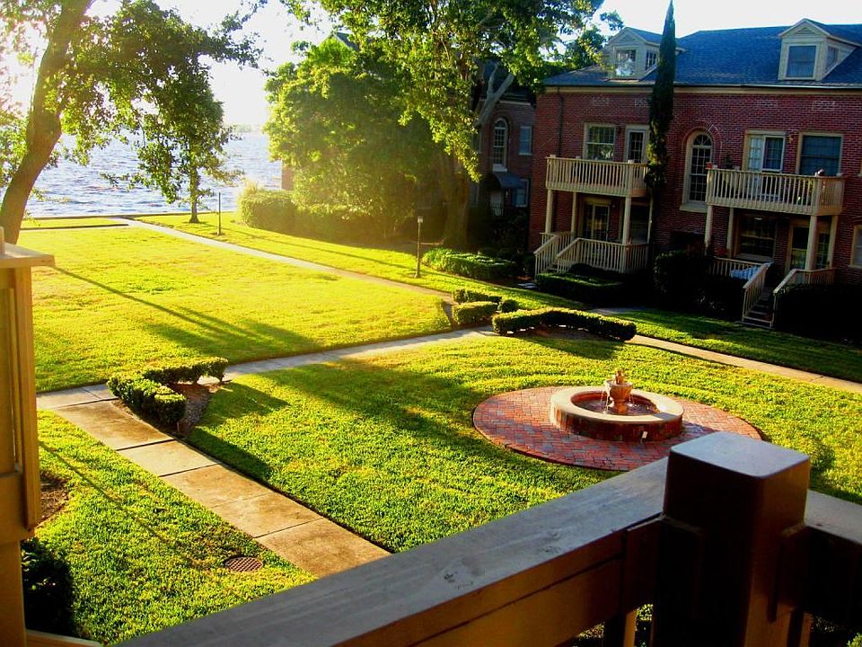 Private patio - second floor. Back entrance to the beautiful courtyard to the river