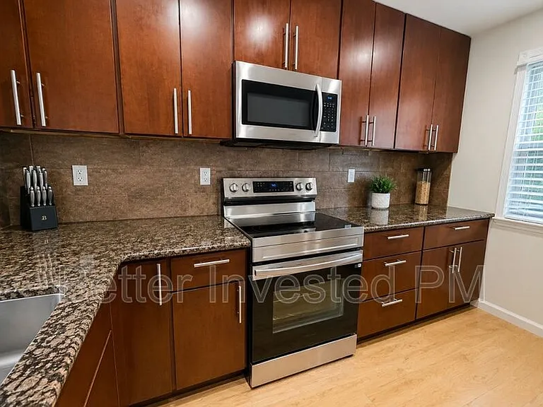 1706 Glenbrook Dr #B — Photo 4
