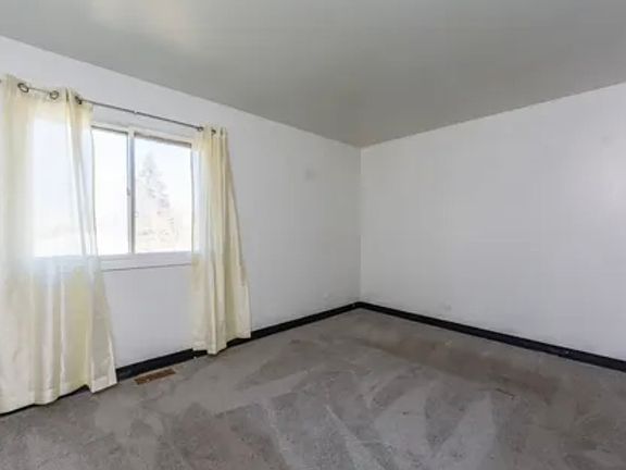 5th image of 5860 Allemong Dr