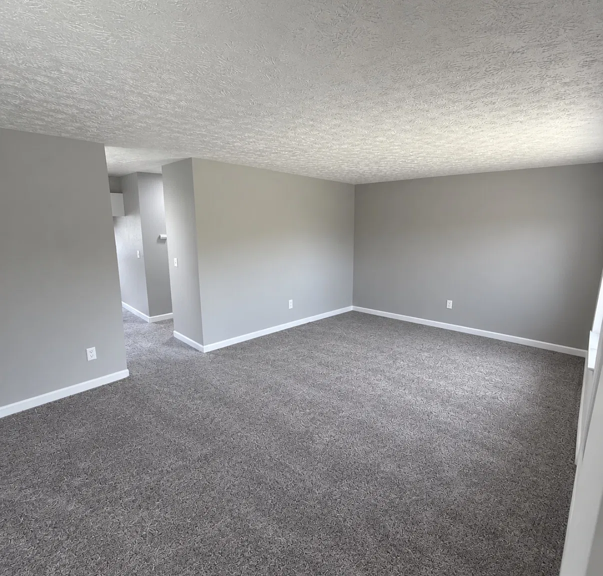 3 bed, 1200 sqft, $1,400 — Photo 1