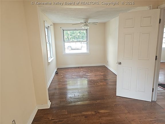 4th image of 1315 Moore Ave