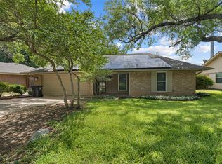 2509 Smouldering Wood Dr, Arlington, TX 76016
