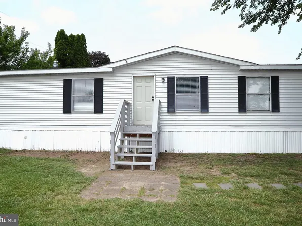 30 Conrad Ln, Lititz, PA 17543