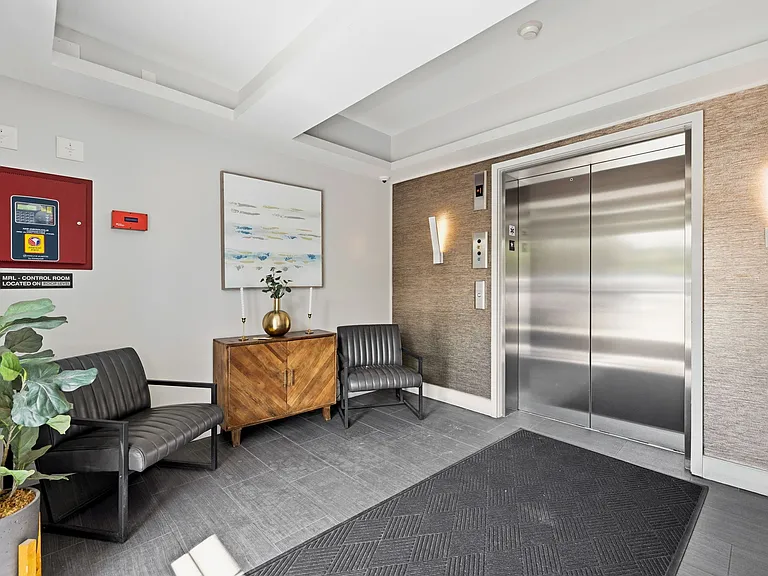 70 Bremen St #407 — Photo 22