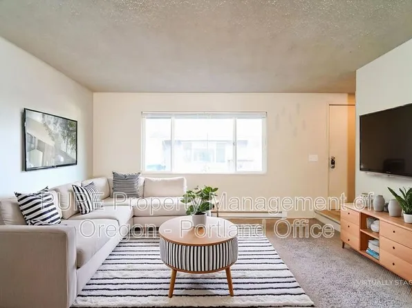 2096 SE Pinelane St, Milwaukie, OR 97267