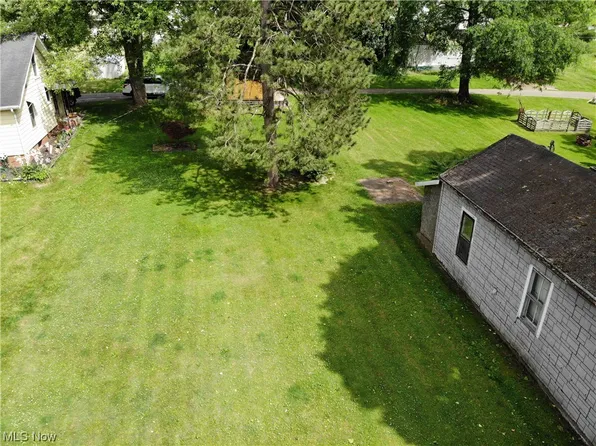 N 15th St, Coshocton, OH 43812