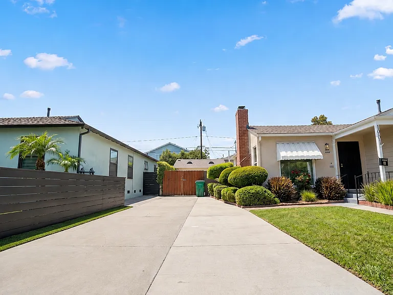 1901 N Bellflower Blvd — Photo 2