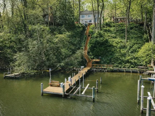 928 Waterview Dr, Crownsville, MD 21032