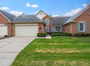 39765 Glenview Ct, Northville, MI 48168