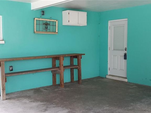 5th image of 1353 Cambridge Dr