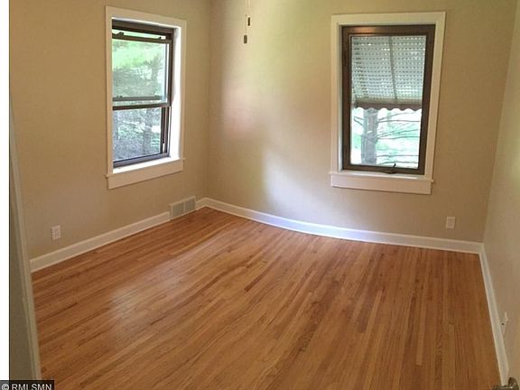 5th image of 606 Valley Ln