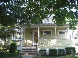 16 Mountain Way, Morris Plains, NJ 07950