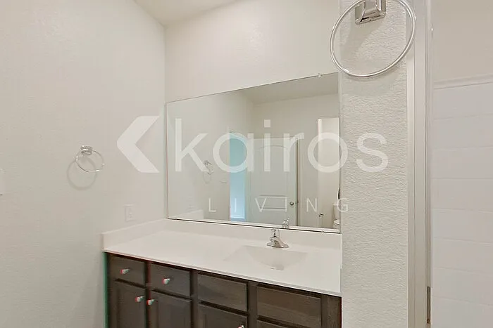 10631 Hillside Creek Dr — Photo 14