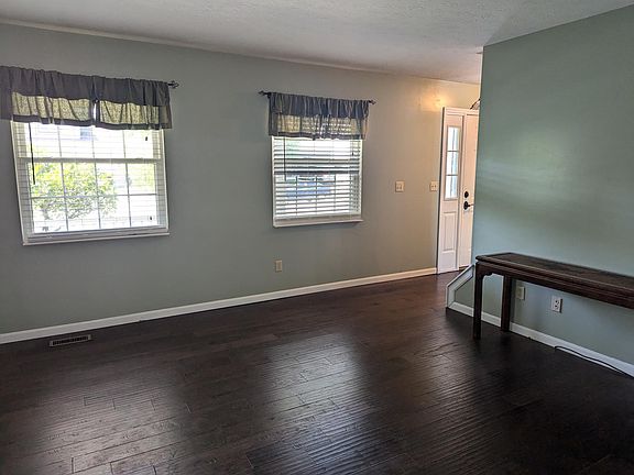 4th image of 8326 Lee Ct
