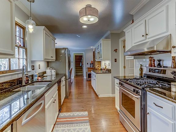 2nd image of 2949 Old Elm Ln