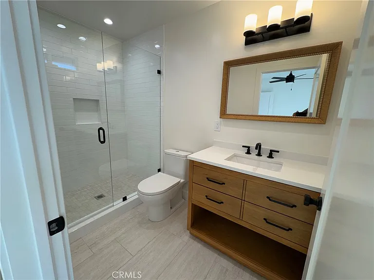 6837 Oak Park Ave — Photo 9
