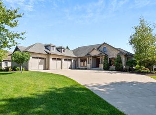 W243N2731 Single Tree Dr, Pewaukee, WI 53072