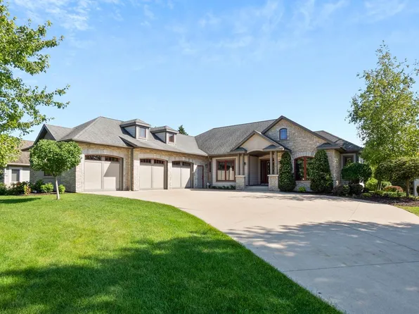 W243N2731 Single Tree DRIVE, Pewaukee, WI 53072