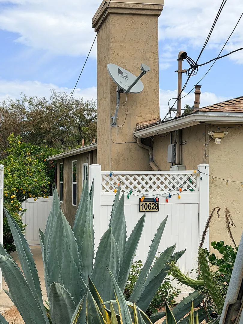 Building Photo - 10628 Louisa Dr