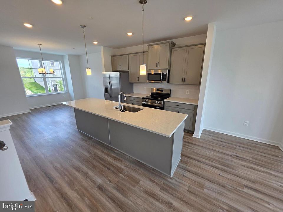 1st image of 11265 Davisar Rd #104