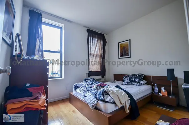 Rented by Metropolitan Property Group | media 26