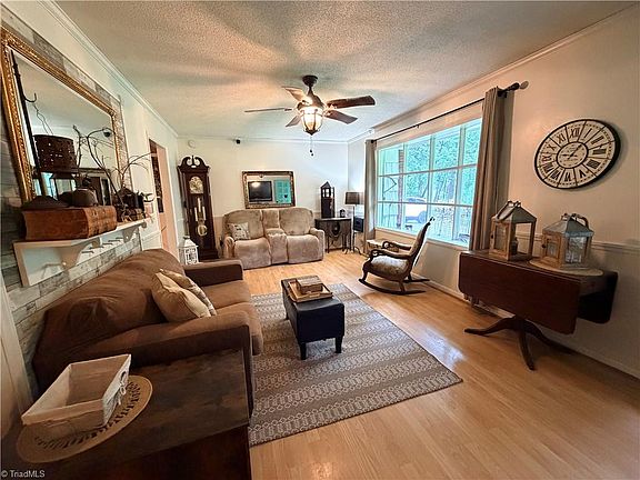 5th image of 357 Holly Hill St