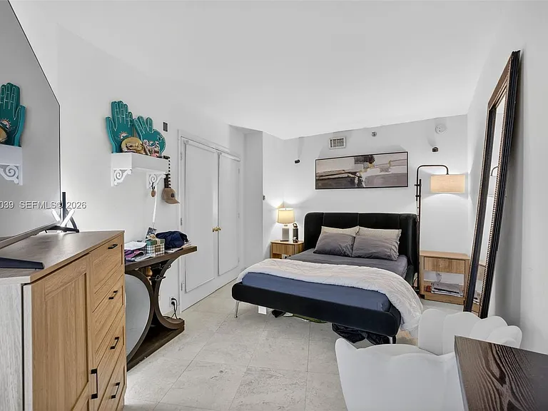 1000 Island Blvd #2105 — Photo 12