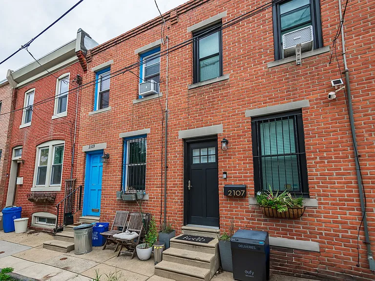 2107 Clymer St — Photo 18