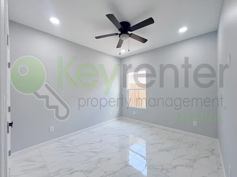 907 N Woodson Ave #2 — Photo 20