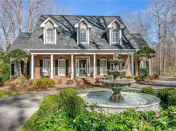 8820 Alpine Cres, Charlotte, NC 28270