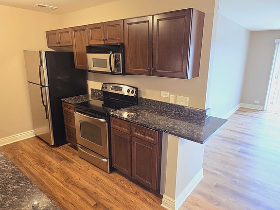 3rd image of 508 N Cass Ave APT 201