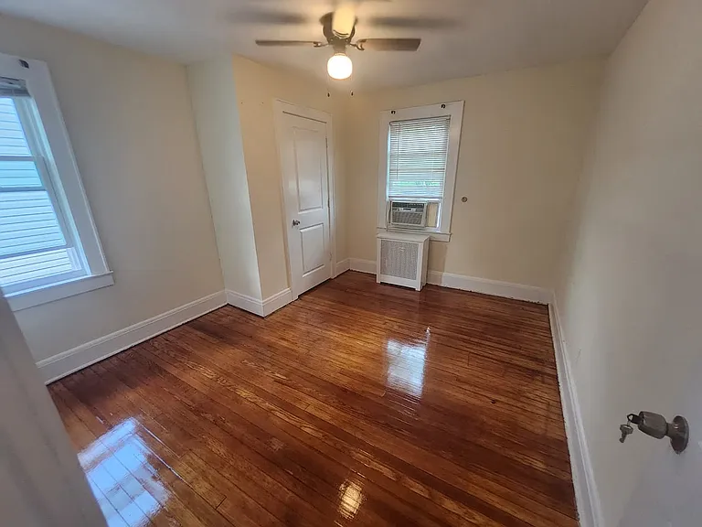 208 Clover St — Photo 14