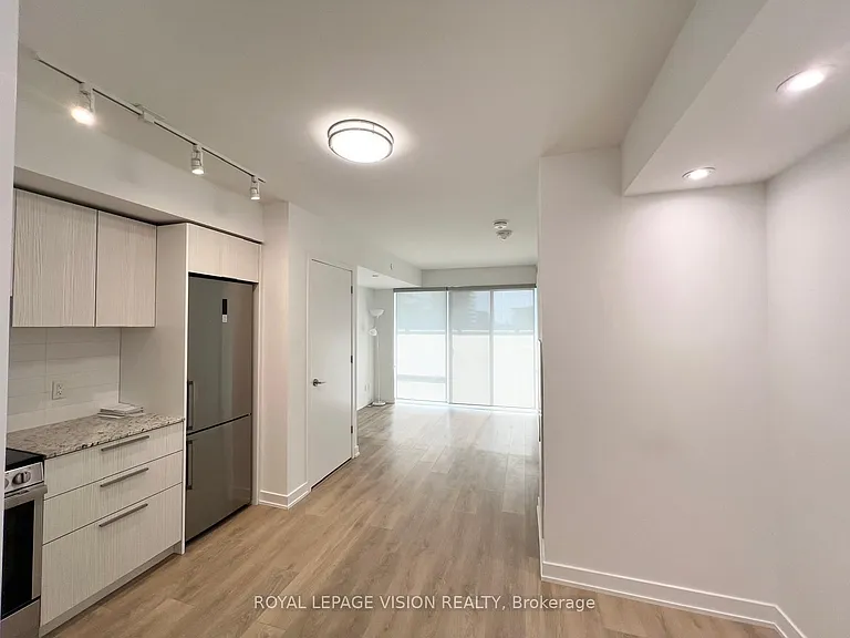501 Yonge St #1001 — Photo 4