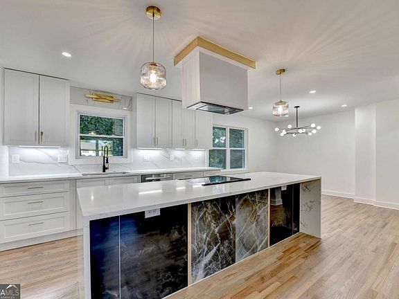 5th image of 2181 Juanita St