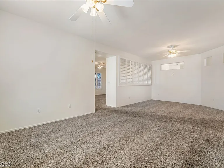 499 Elm Hollow Ct — Photo 9