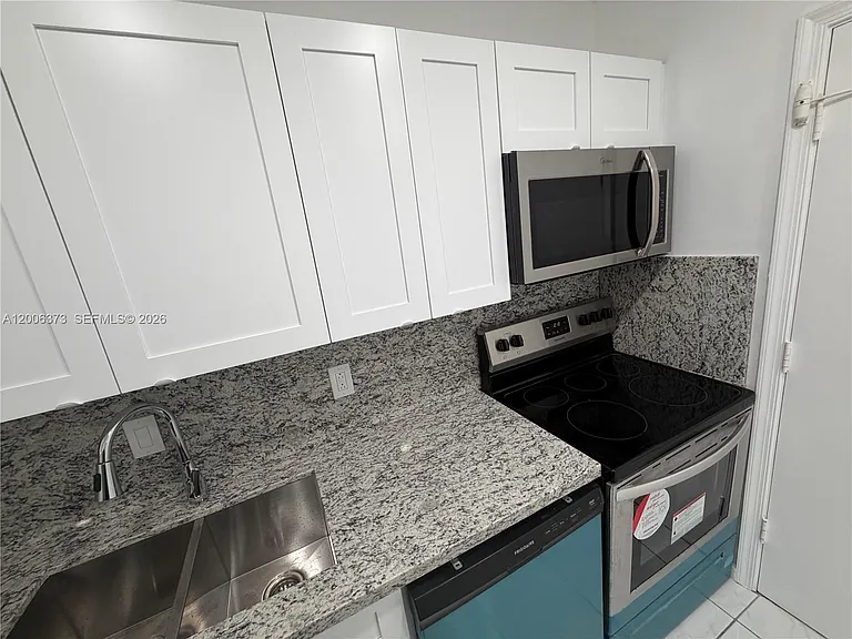 2200 NE 66th St #1426 — Photo 11