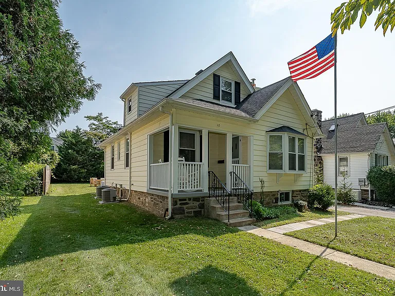 18 Clover Ln — Photo 3