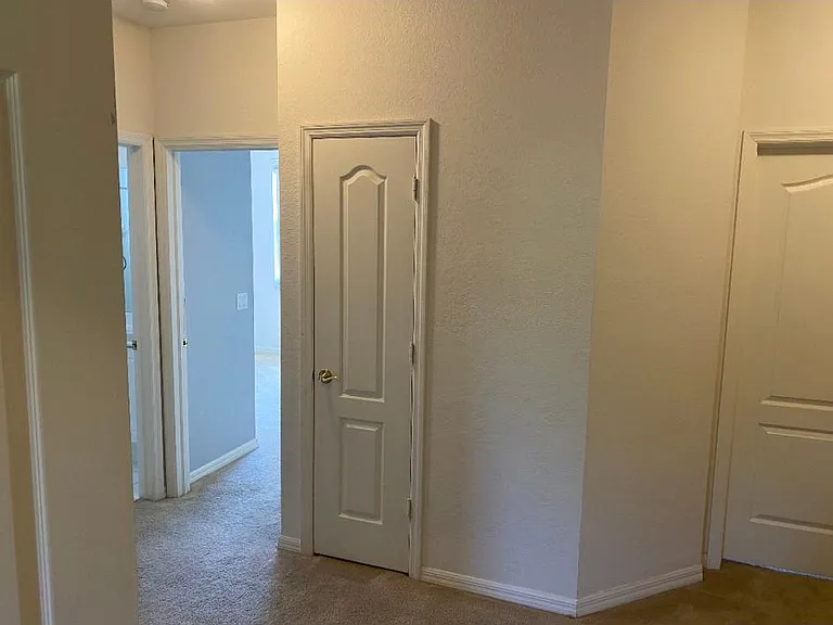 8919 Spring Mountain Way — Photo 21