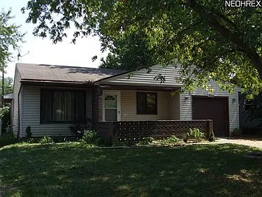 333 Thelma Dr photo 1