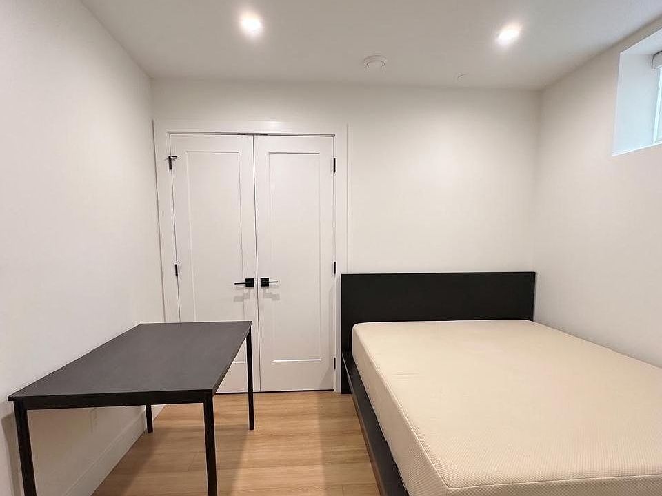 2nd image of 4625 Tyne St #45