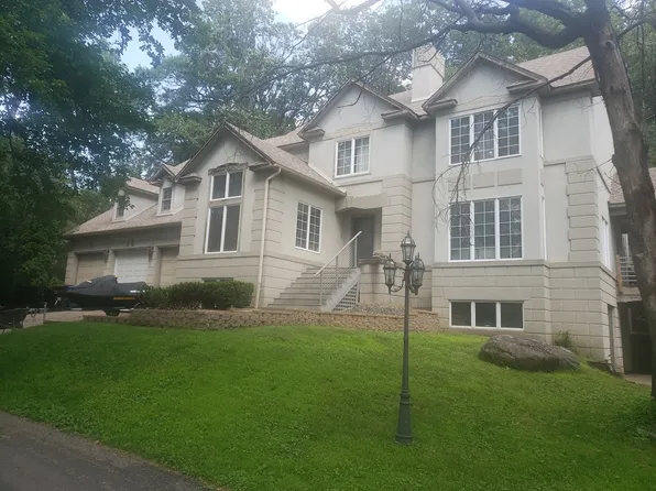 3215 Hazelwood W, Wayzata, MN 55391