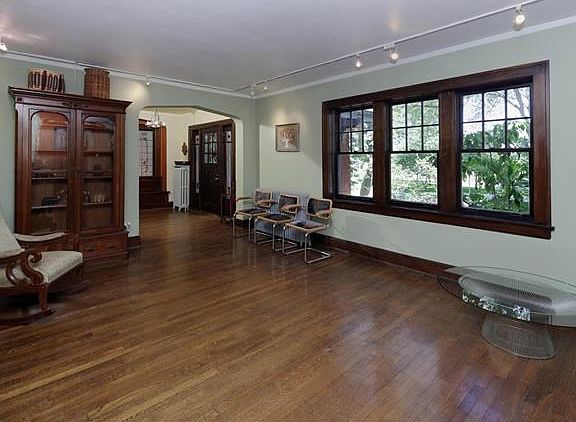 5th image of 1102 Bellerive Blvd