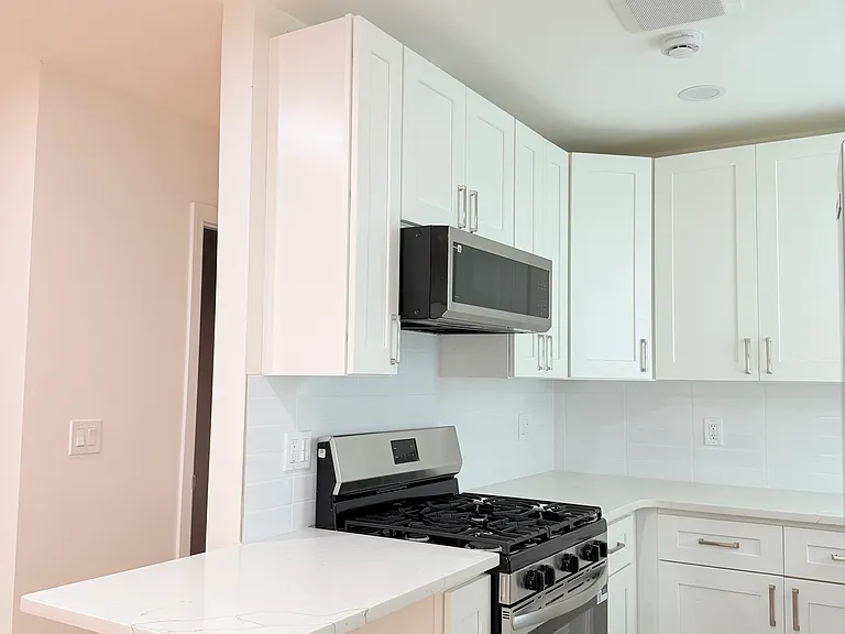 183 Greenpoint Ave #2 — Photo 7
