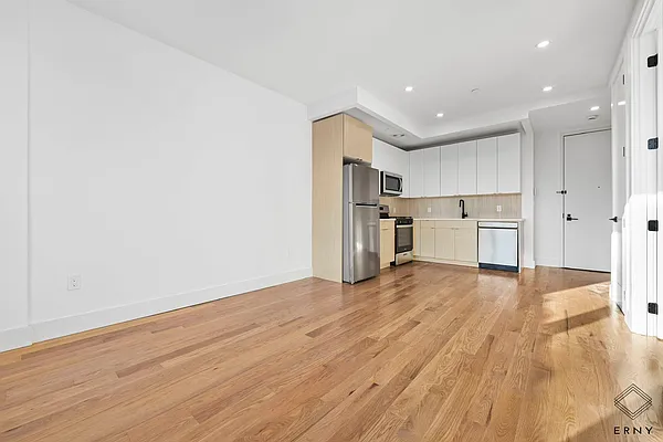 Rented by ERNY LLC | media 6