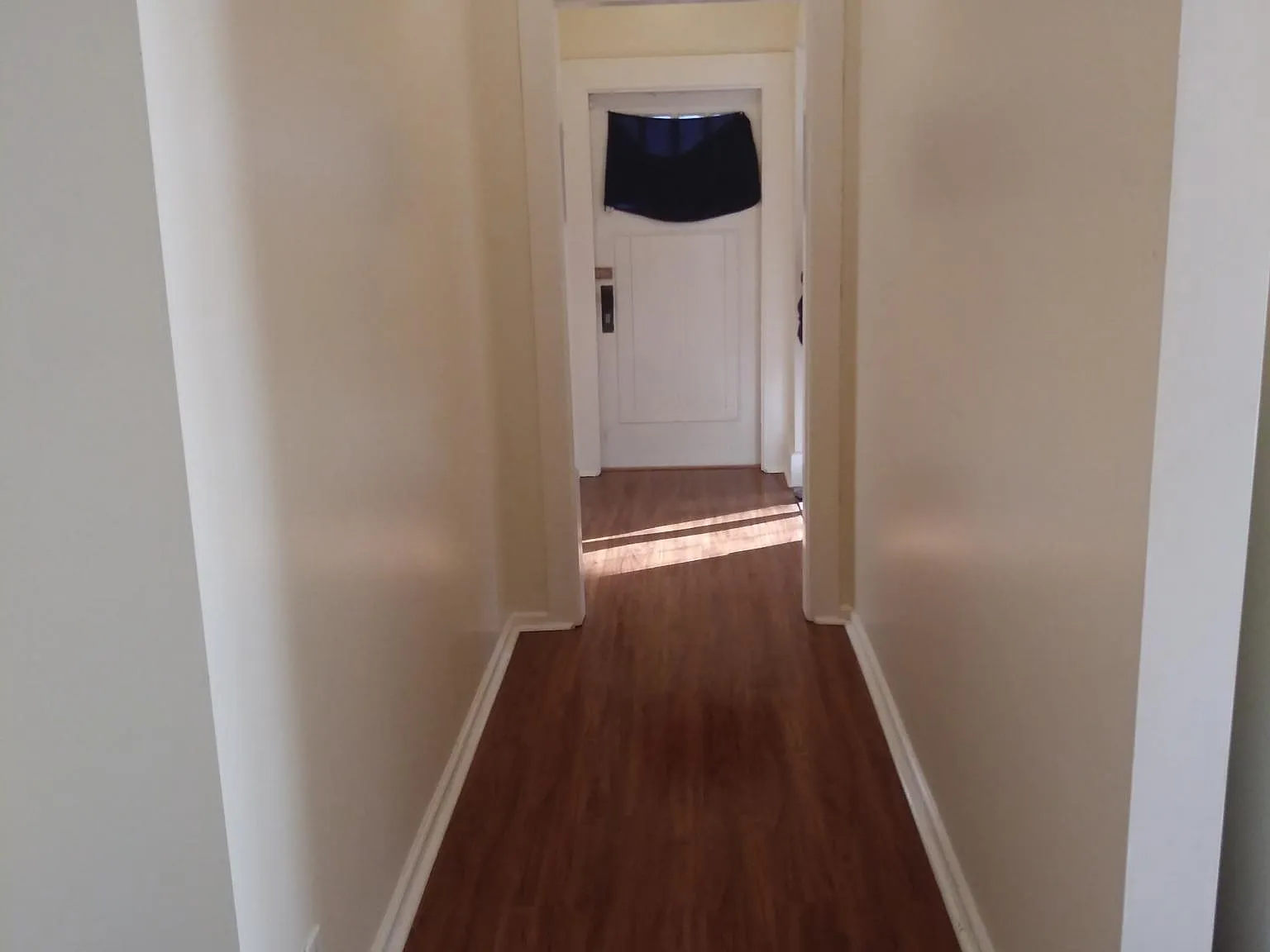 3 bed, 1000 sqft, $1,200 — Photo 4