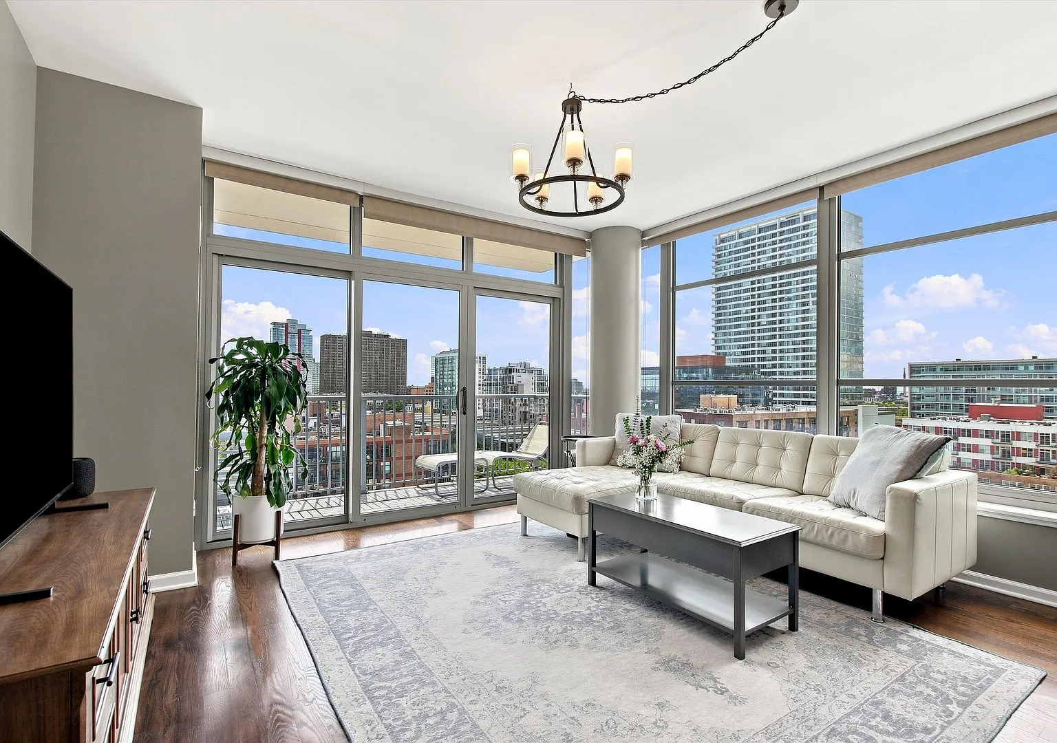 2 bed, 1274 sqft, $3,300 — Photo 2