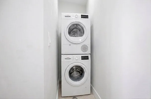 Laundry, photo 1
