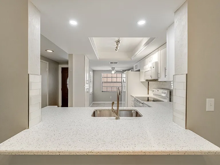 255 Paradise Blvd #10 — Photo 6