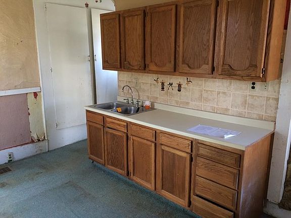 3rd image of 1041 Parrish St