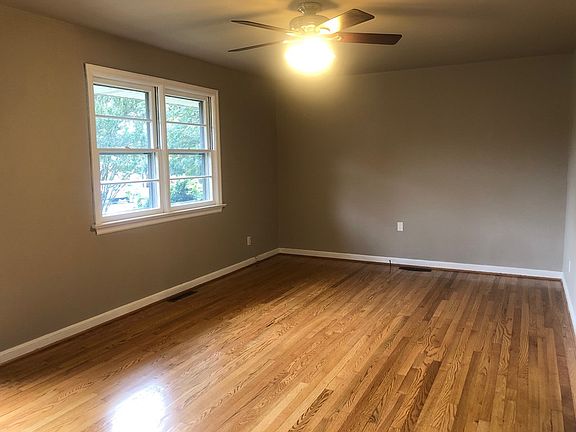 2nd image of 526 Parkland Dr